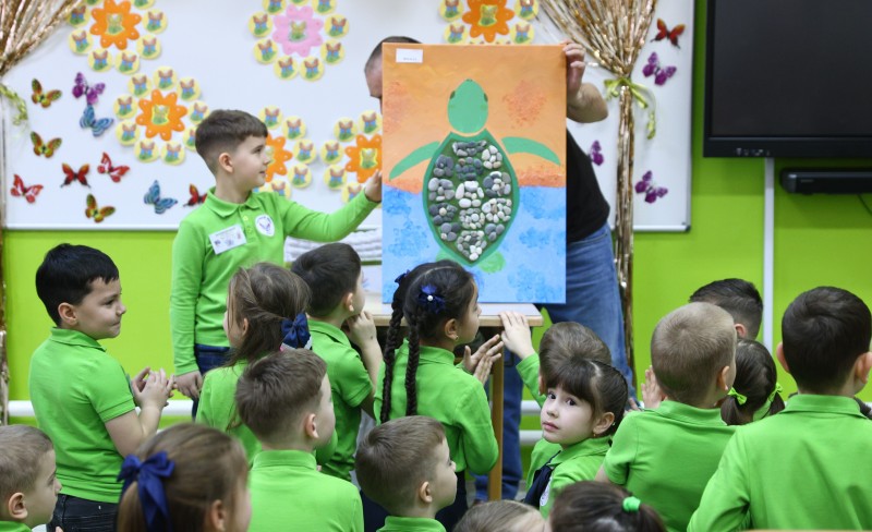 100 de zile de școală și o mulțime de vise. Micuții de la Pedagogic au sărbătorit cu muzică, dans și... tort! (Foto, Video)