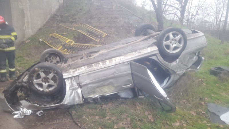 Accidente pe străzile din Botoșani: Două persoane au ajuns la spital, iar altele două au fost îngrijite la fața locului! (Foto)