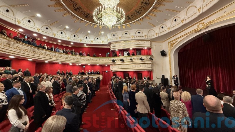 Actorii și cetățenii botoșăneni s-au reîntors în Teatrul „Mihai Eminescu”! (Galerie Foto, Video)