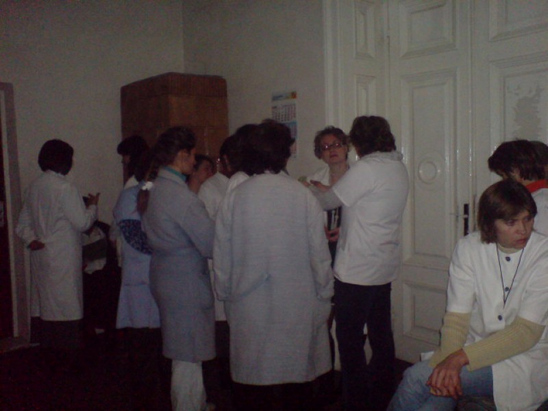 ALERTA - Protest al angajatilor Laboratorului de analize al Spitalului Judetean!