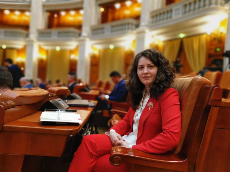 Alexandra Huțu: „Se semnează contractele celor 24 de proiecte de creștere a eficienței energetice din județul Botoșani aprobate la finalul anului trecut și vor începe altele noi”