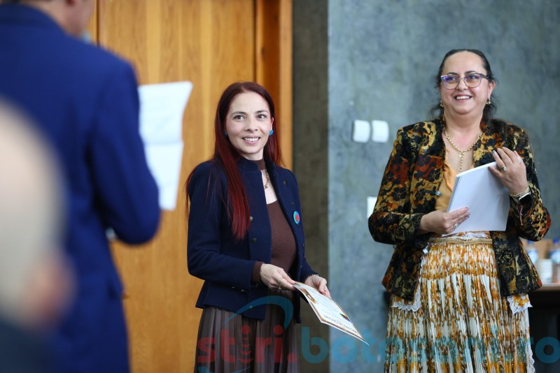 Angajații rromi premiați în cadrul unei Gale de Excelență de ziua lor! (Foto)