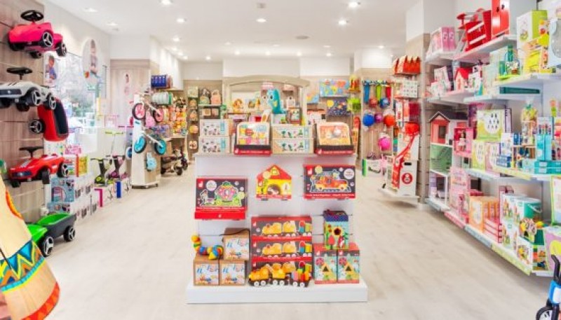 ANPC recomandă părinţilor să achiziţioneze dulciuri şi jucării numai din magazine specializate