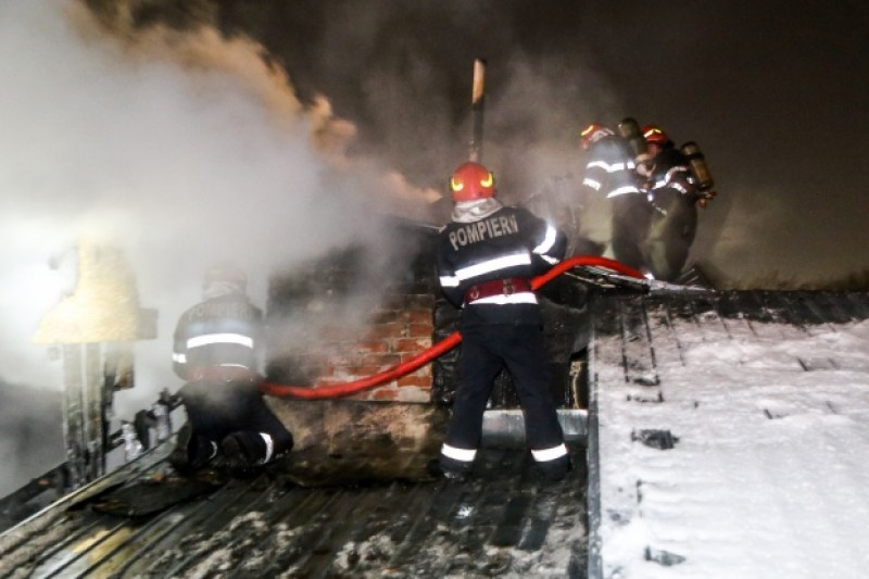 Aproape 80 de intervenții ale pompierilor botoșăneni, de Crăciun