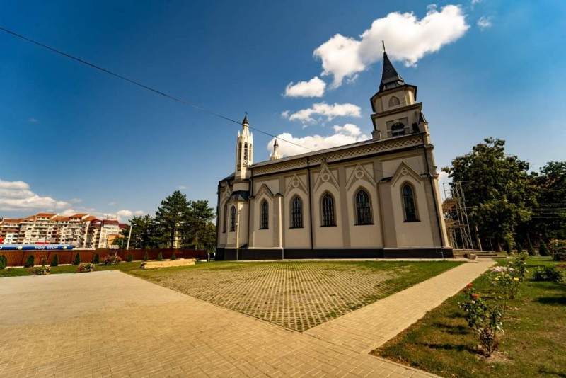 Biserica Romano – Catolică din Botoșani, un lăcaș de liniște, vechi de peste un secol (fotogalerie)