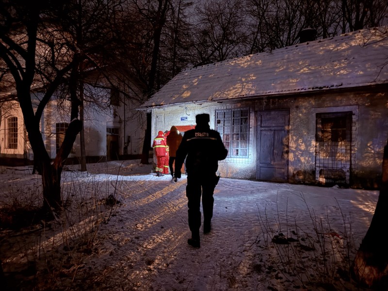 Botoșăneni salvați noaptea trecută din clădiri dezafectate, două persoane au refuzat sprijinul!