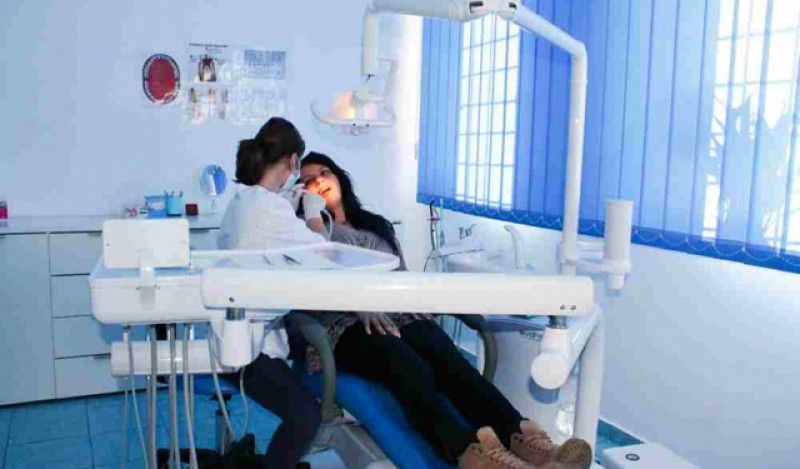 Cabinetele stomatologice din Botoșani dau startul programărilor: vi se va măsura temperatura. Dacă aceasta este mai mare de 37,5 se va renunța la programare