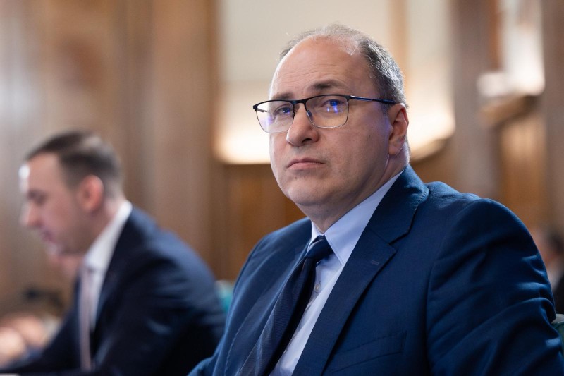 Ce spune ministrul interimar al Educației despre verificarea dosarelor pentru bursele sociale ale elevilor de către autoritățile locale!