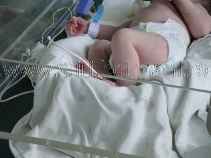 Copil de aproape 6 kg, născut la Maternitatea Botoşani!