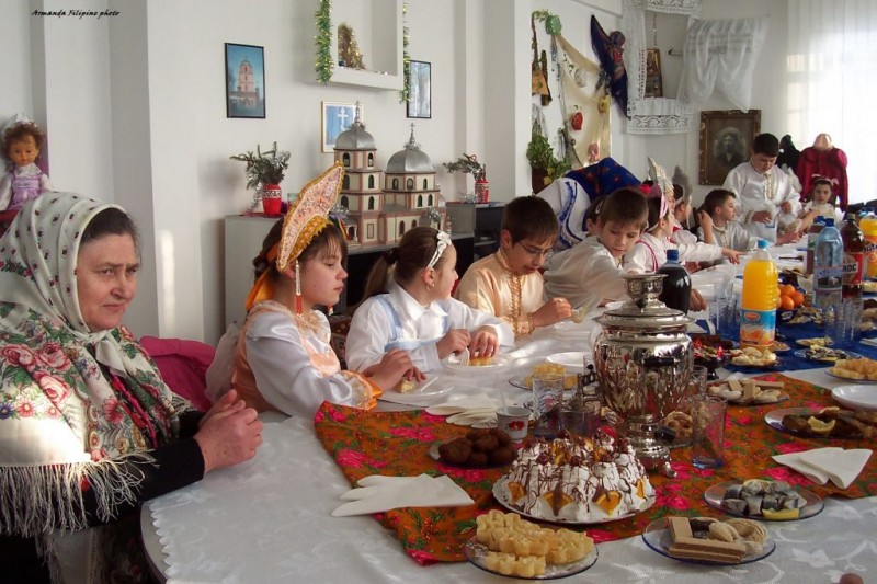 Creştinii ortodocşi de rit vechi sărbătoresc astăzi Crăciunul