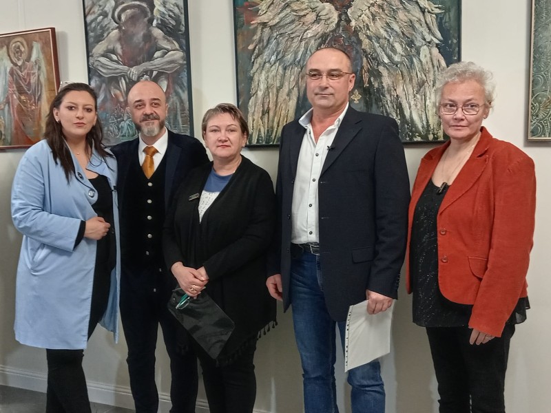Cristian Bîrzoieș, artistul care își dorește să aducă ”puțină culoare, puțină veselie în sufletele oamenilor!” (Foto, Video)
