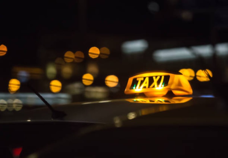 Cursă cu taxiul de coșmar: A cerut să fie adus la Botoșani, nu a mai recunoscut orașul și a vrut din nou la Iași!