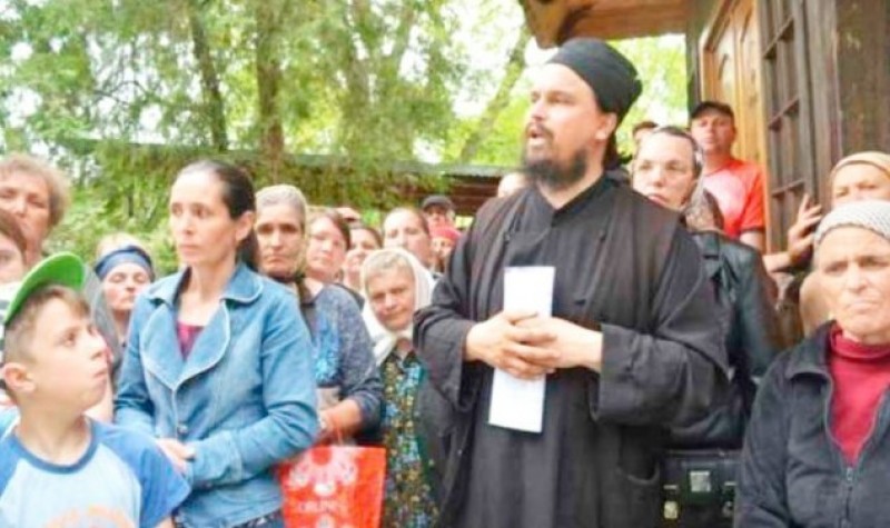 Decizie istorică a instanţei: Un preot din Botoșani, caterisit de Mitropolie, nu a comis fapte penale slujind în continuare, dacă oamenii l-au urmat