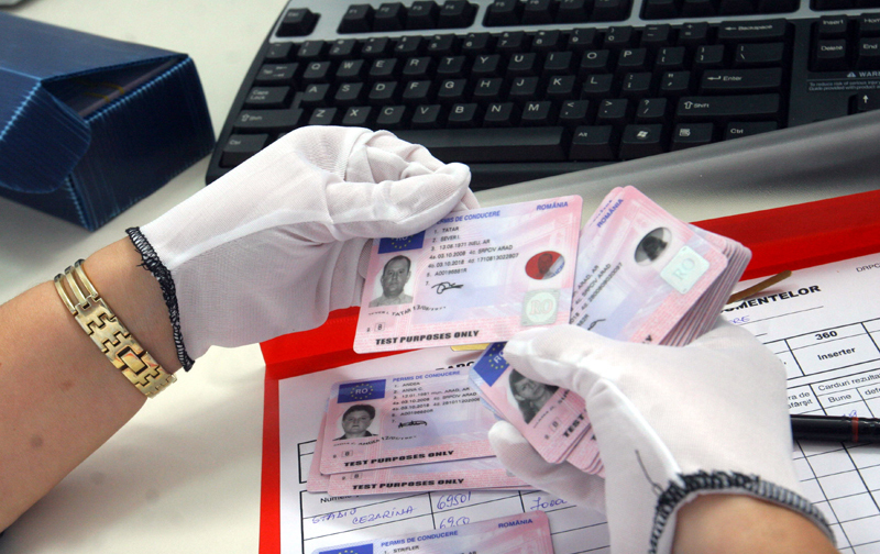 Deplasarea pentru eliberarea documentelor de identitate, de înmatriculare, a paşapoartelor şi a permiselor de conducere, nu constituie încălcare a interdicţiilor