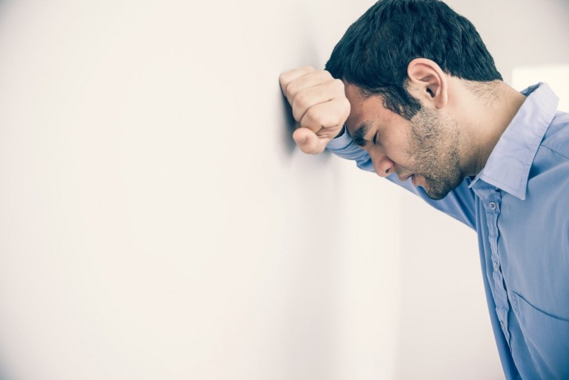 Depresia în rândul bărbaţilor: cum se manifestă şi care sunt primele semne