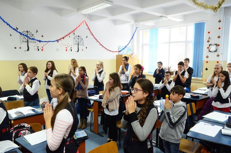 Elevii clasei a V-a vor putea opta pentru un nou manual de Religie Ortodoxă din luna septembrie