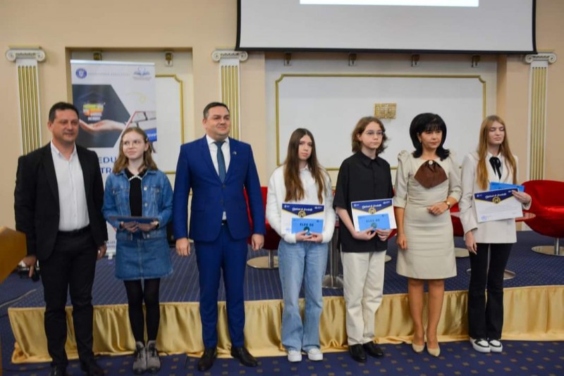 Elevii de 10 la Evaluarea Națională şi Bacalaureat, premiați de IȘJ Botoșani
