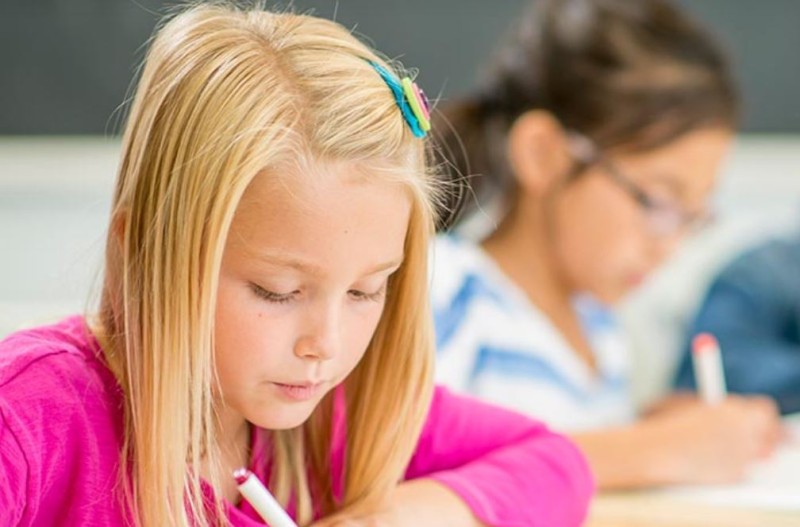 Elevii de clasele primare să nu poată participa la etapele naționale ale concursurilor extrașcolare, propune Ministerul Educației