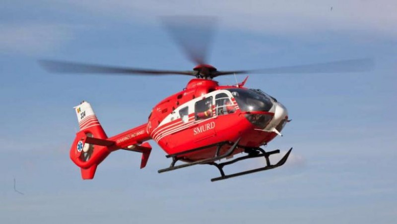 Elicopter SMURD, solicitat la Botoșani pentru a prelua o pacientă infectată cu Covid-19