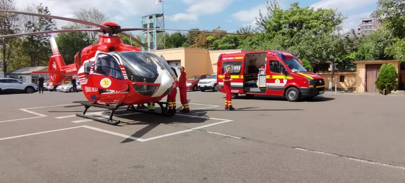 Elicopter SMURD solicitat pentru bătrânul care a suferit arsuri într-un incendiu