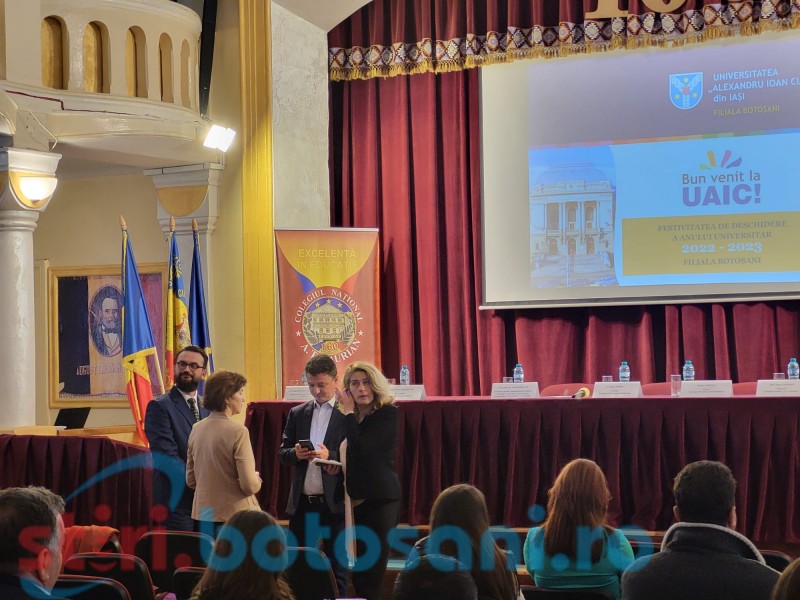 Emoții la festivitatea de deschidere a anului universitar la Filiala Botoșani a UAIC. Peste o sută de studenți sunt înscriși la programele de licență și master (video)