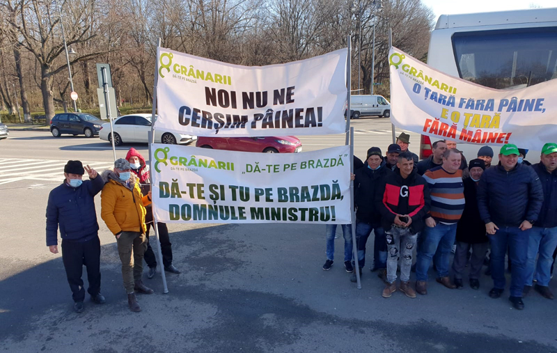 Fermierii botoșăneni au plecat la București să protesteze în fața Guvernului