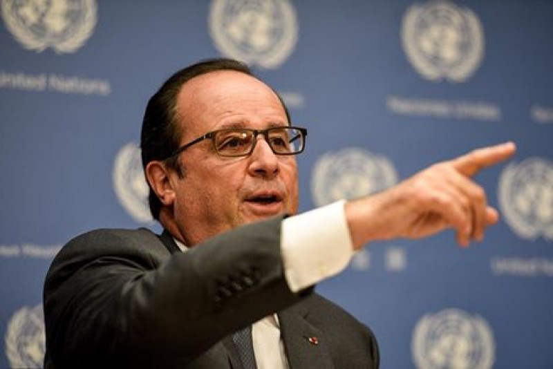Francois Hollande cere ajutor pentru o operaţiune militară de proporţii împotriva ISIS