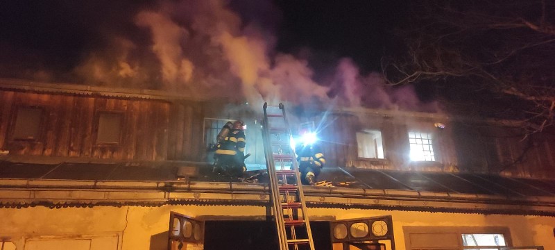 Incendiu la un garaj din municipiul Botoșani, cazul a ajuns în atenția Poliției!
