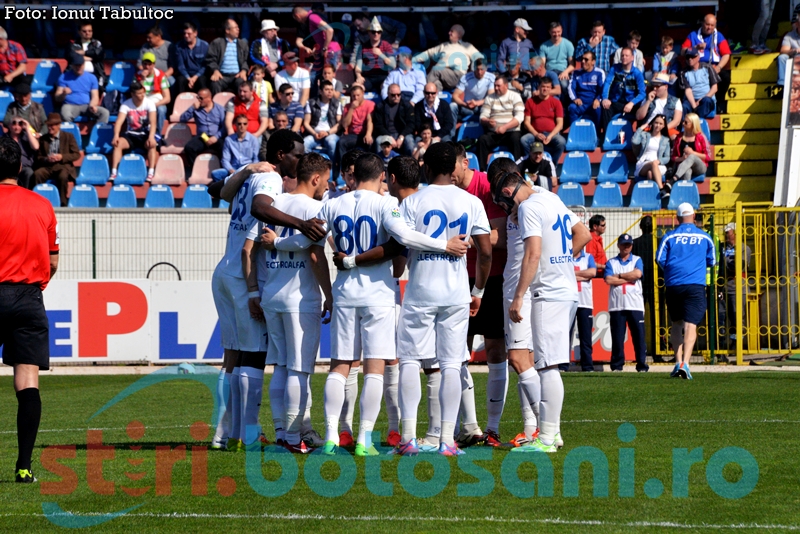Jurnalista Maria Andries critica autoritatile locale pentru titlurile de cetateni de onoare acordate celor de la FC Botosani: "Campionii au deja titluri, diplome, suveniruri"