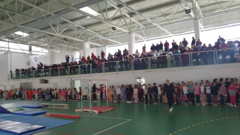 La Săveni s-a înființat primul centru de performanță în gimnastică din județ, cu sute de participanți și antrenori de elită (video)