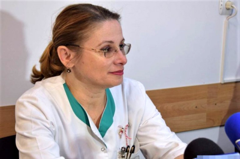 Medicul șef al Secției de Boli Infecțioase, Valentina Morcov, decorată cu Ordinul “Meritul Sanitar”, în grad de Cavaler 
