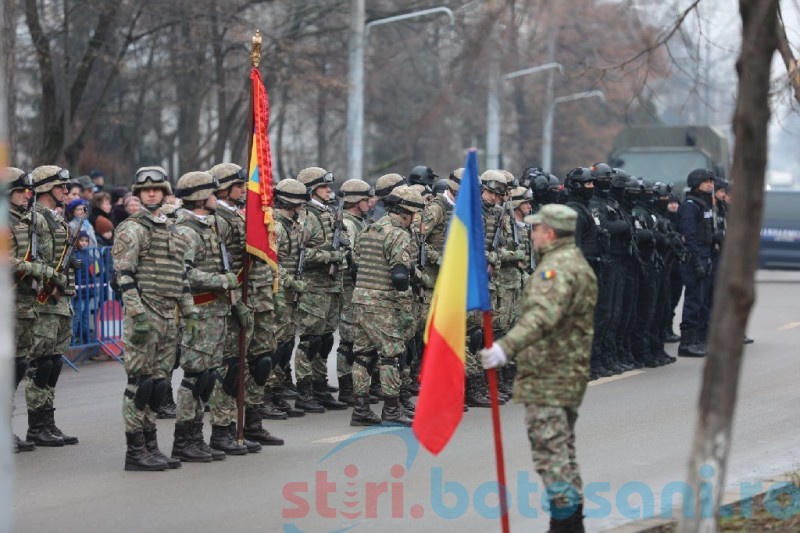 Unirea Principatelor Române sărbătorită la Botoșani cu defilarea cadrelor militare, Hora Unirii și mici surprize! (Foto, Video)