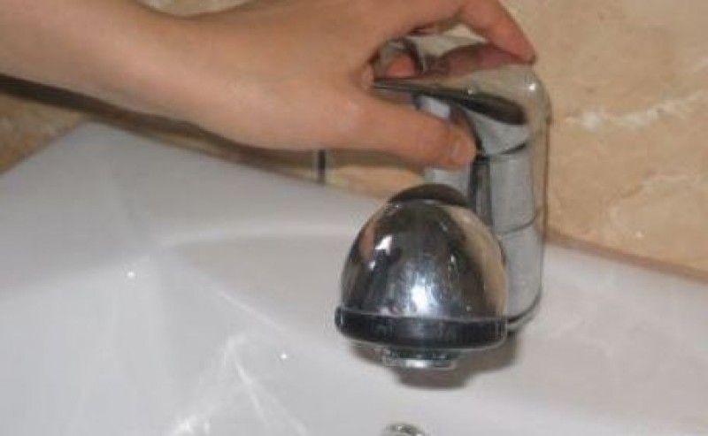 Mii de oameni dintr-o comună botoşăneană lipsiţi de apă la robinete în timpul weekend-ului