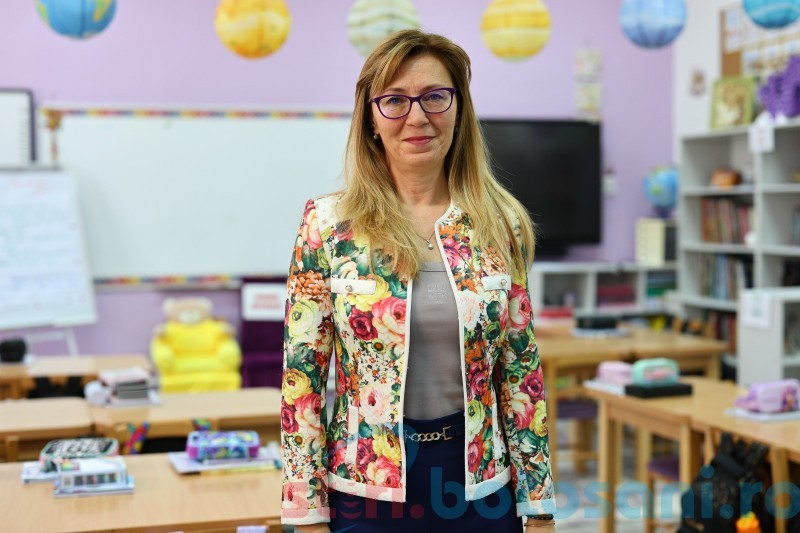 Misiune pentru o viață întreagă! Prof. Mirela Sănduleanu, director Liceul Pedagogic: „Profesorul este oglinda vie a sălii de clasă! (Video)