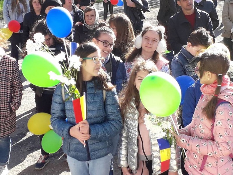 Mulțumesc, MAMA! - Marșul pentru Viață a reunit sute de creștini la Botoșani - Foto, Video