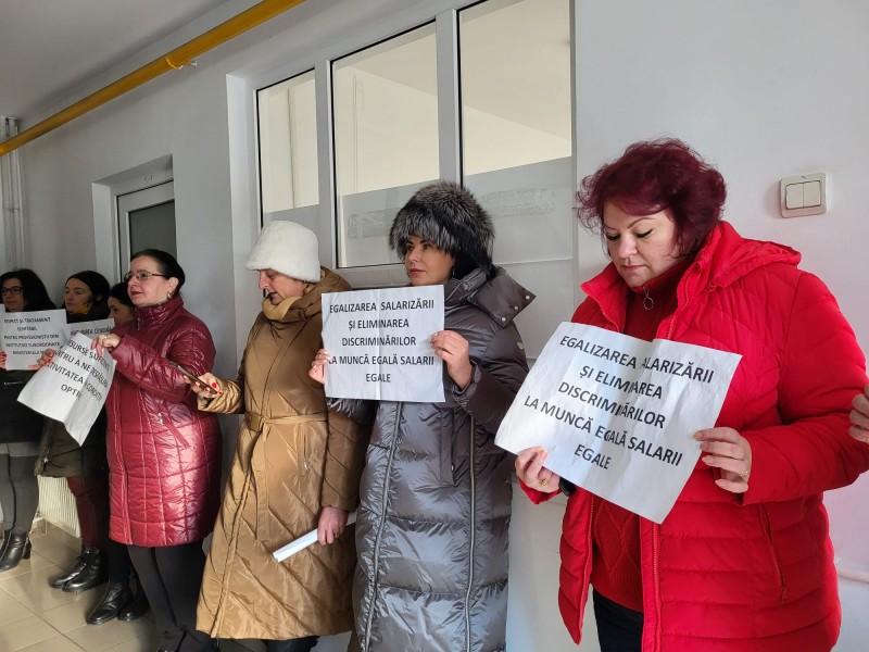 Negocieri sub presiunea protestelor, angajații din Botoșani ies în stradă