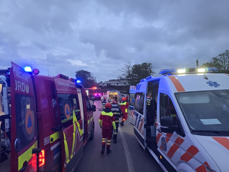 O femeie moartă, iar alte două persoane rănite într-un grav accident la Avrămeni! (Foto)
