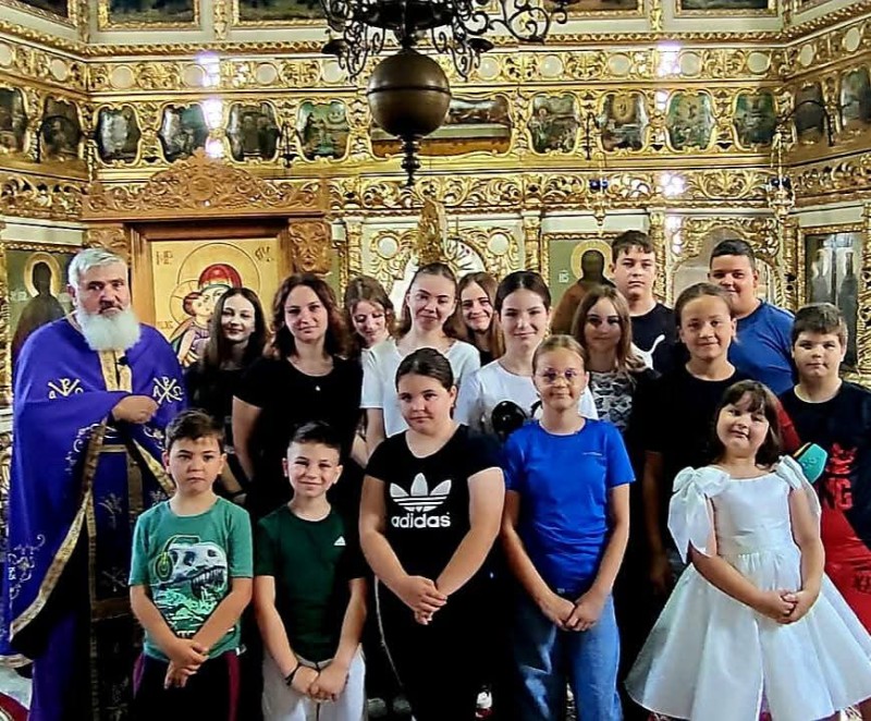 O lecție de credință și comuniune: Începutul nevăzut și plin de har al Sfintei Liturghii - FOTO