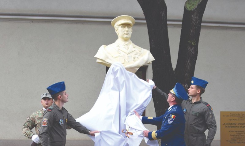Omagiu unui mare general aviator, născut în Botoșani: Erou în două războaie mondiale, arestat de comuniști și ținut cinci ani în închisoare!