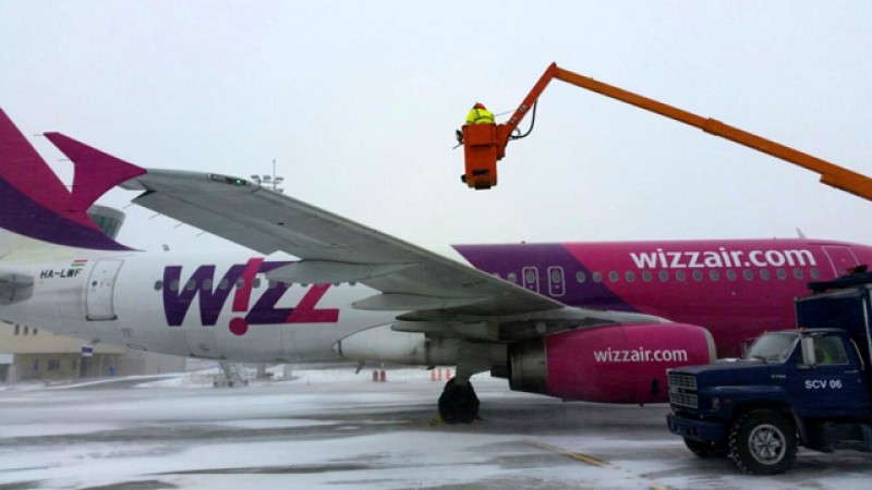 Operarea pe Aeroportul Internațional „Ștefan cel Mare” Suceava nu a fost afectată de viscolul de ieri 