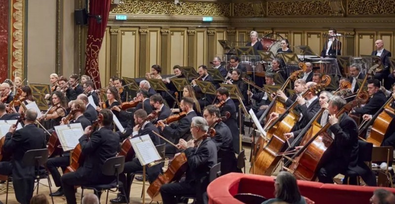 Orchestra Filarmonicii „George Enescu”, spectacol memorabil în Dubai. Cătălin Botezatu a fost prezent la eveniment
