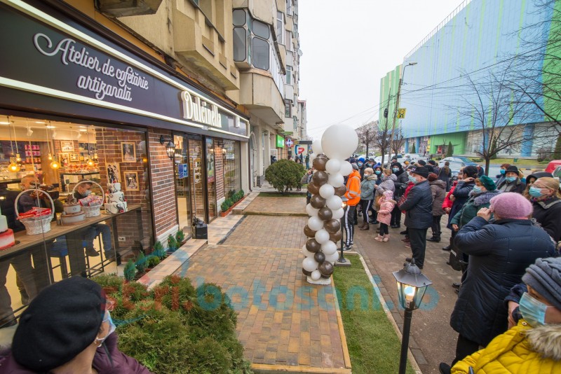 (P) Imagini de la deschiderea oficială a cofetăriei DULCINELLA Foto&Video