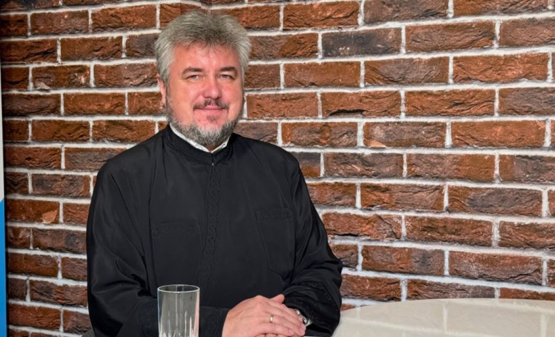 Părintele profesor Daniel Dascălu, directorul Seminarului Teologic ”Sf. Gheorghe” Botoșani: ”Crucea are semnificație numai prin Hristos!” - VIDEO