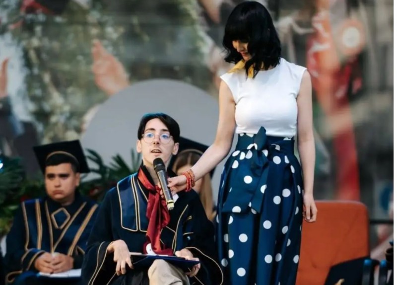 Povestea impresionantă a botoșăneanului Petru Gherasim, șef de promoție la Facultatea de Litere și Științe ale Comunicării de la USV: „Nu am mers niciodată cu jumătăți de măsură”