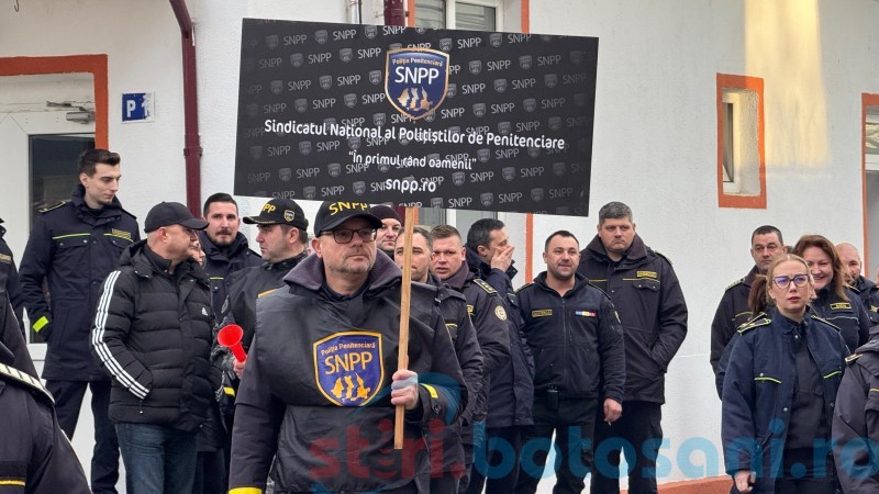 Protest în poarta Penitenciarului din Botoșani cu zeci de forțe ale ordinii. „Domnii ar trebui să se gândească foarte bine, am ajuns la capătul răbdărilor” (Foto, Video)