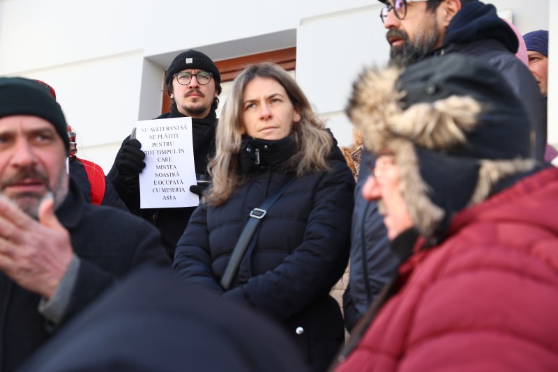 Protestul actorilor la Botoșani: ”Nu mi-e frică de ministru, mi-e frică de cultura lui!” – FOTO, VIDEO
