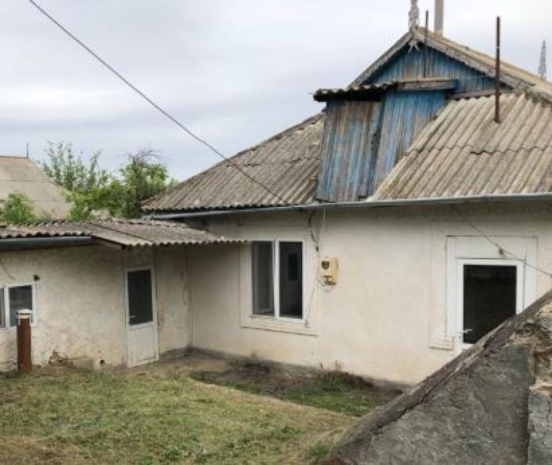 Românii pot depune cereri pentru terenul aferent locuinței. Cine are acest drept și ce trebuie să facă