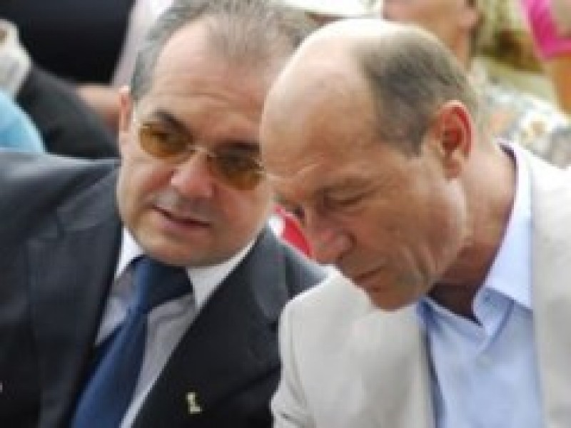 Scrie in stele: Exista compatibilitate intre Basescu si Boc