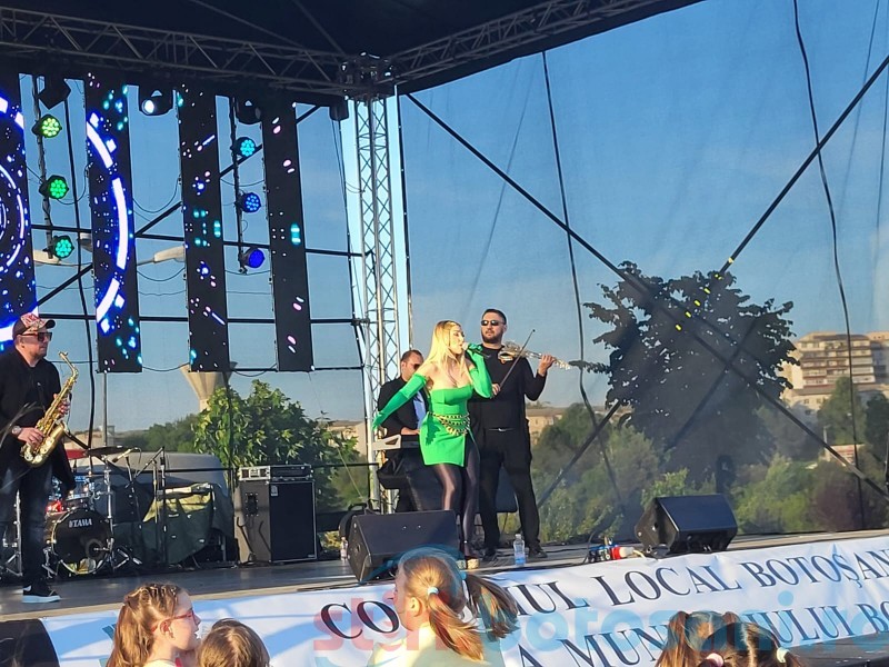 Show încins de Oana Radu și Doddy în a doua zi de spectacole la Cornișa (video)