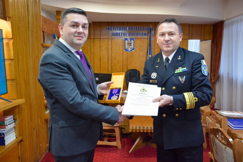 Sorin Cornilă, distins de Forțele Navale cu Emblema de Merit „Partener pentru Apărare” clasa a III-a